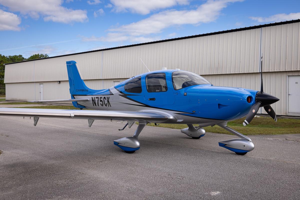 2023 Cirrus SR22 G6 GTS Photo 2