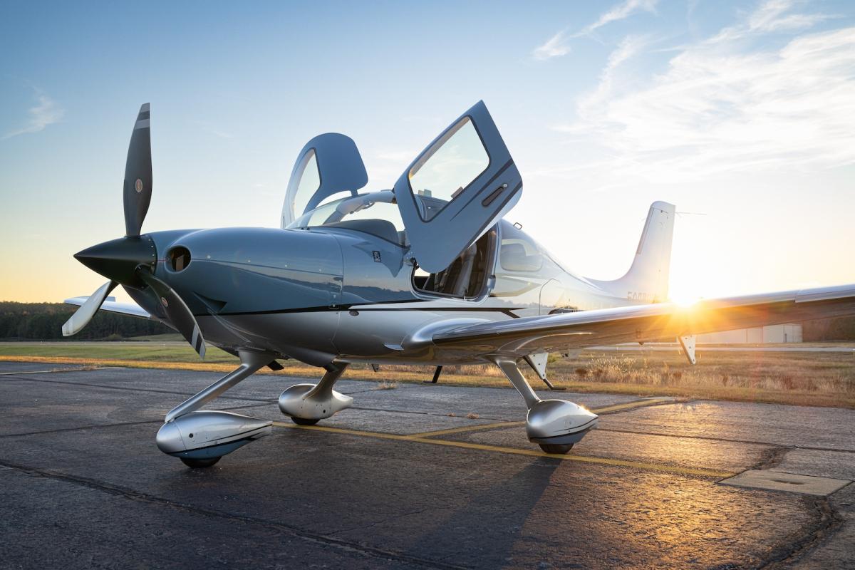 2018 Cirrus SR22T G6 Photo 2