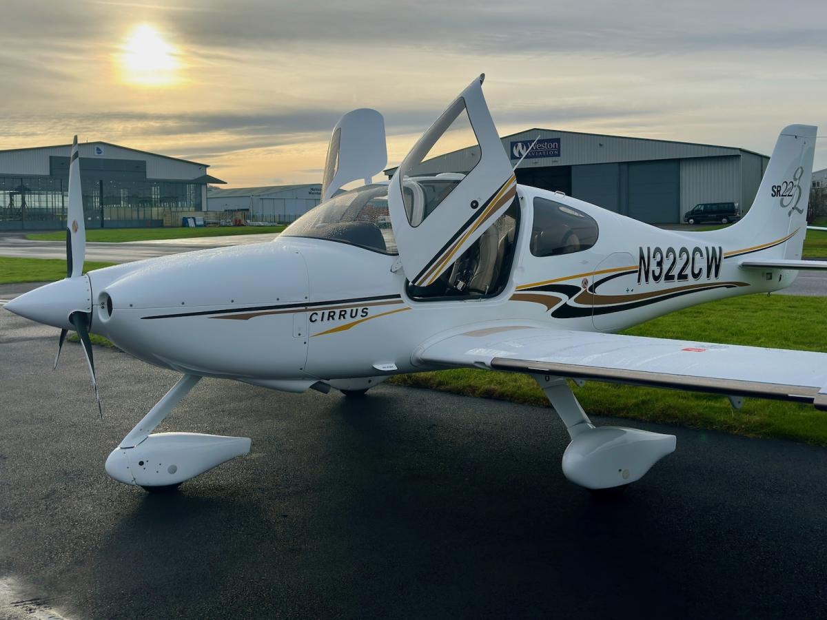 2004 Cirrus SR22 G2 Photo 2