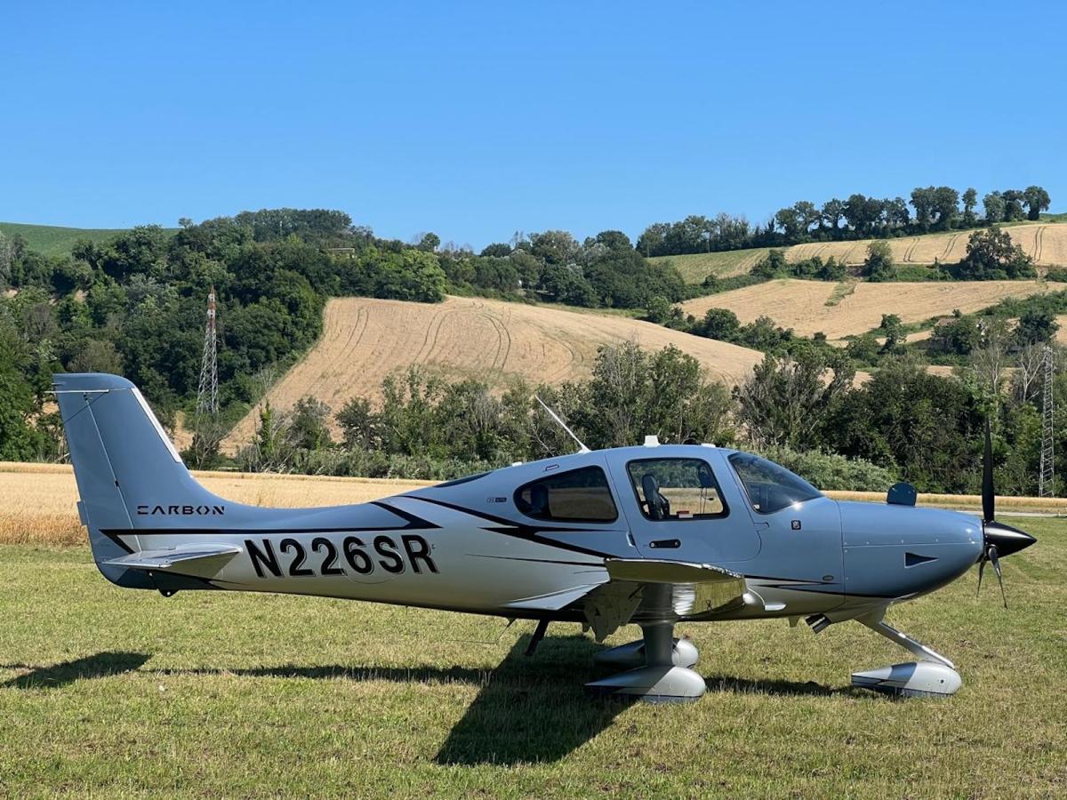 2023 Cirrus SR22 G6 GTS Photo 2