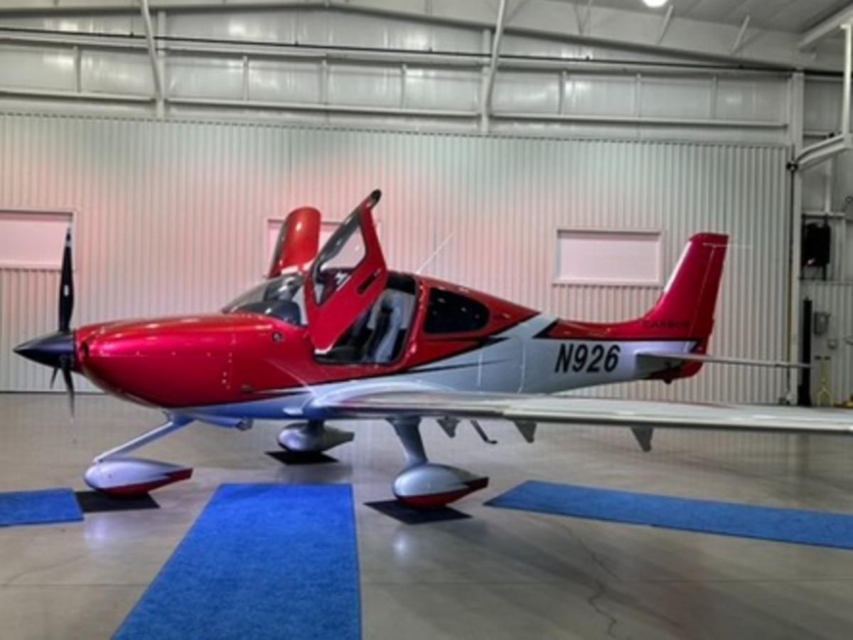 2023 Cirrus SR22T G6 Photo 2