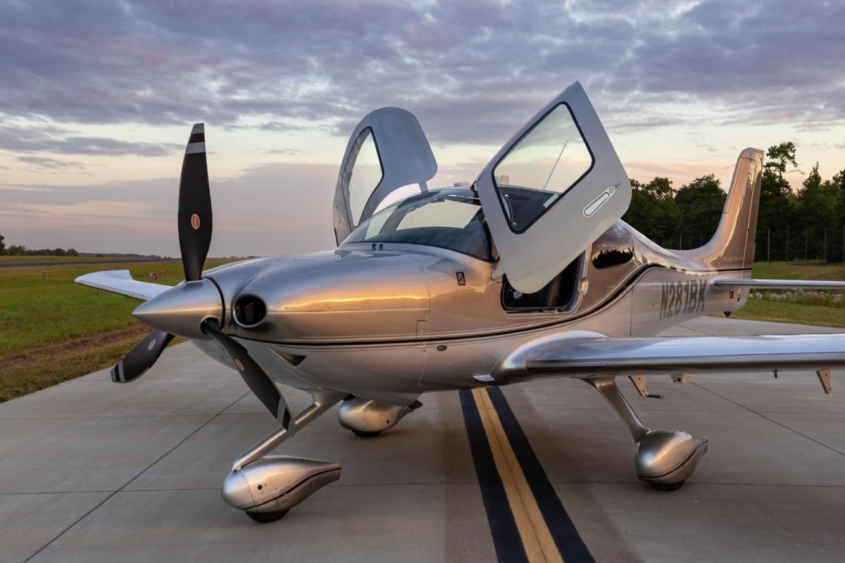 2018 Cirrus SR22T G6 GTS Photo 2