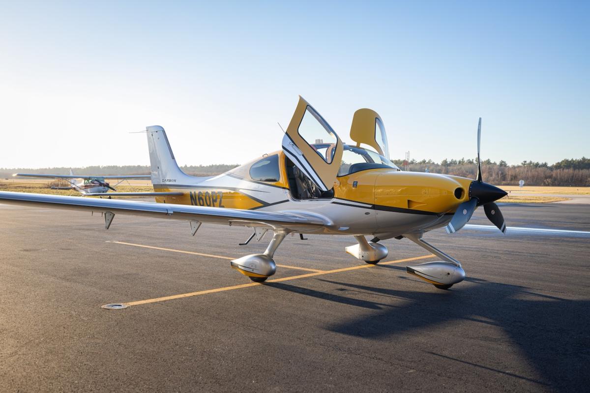 2016 Cirrus SR22T G5 GTS Photo 2