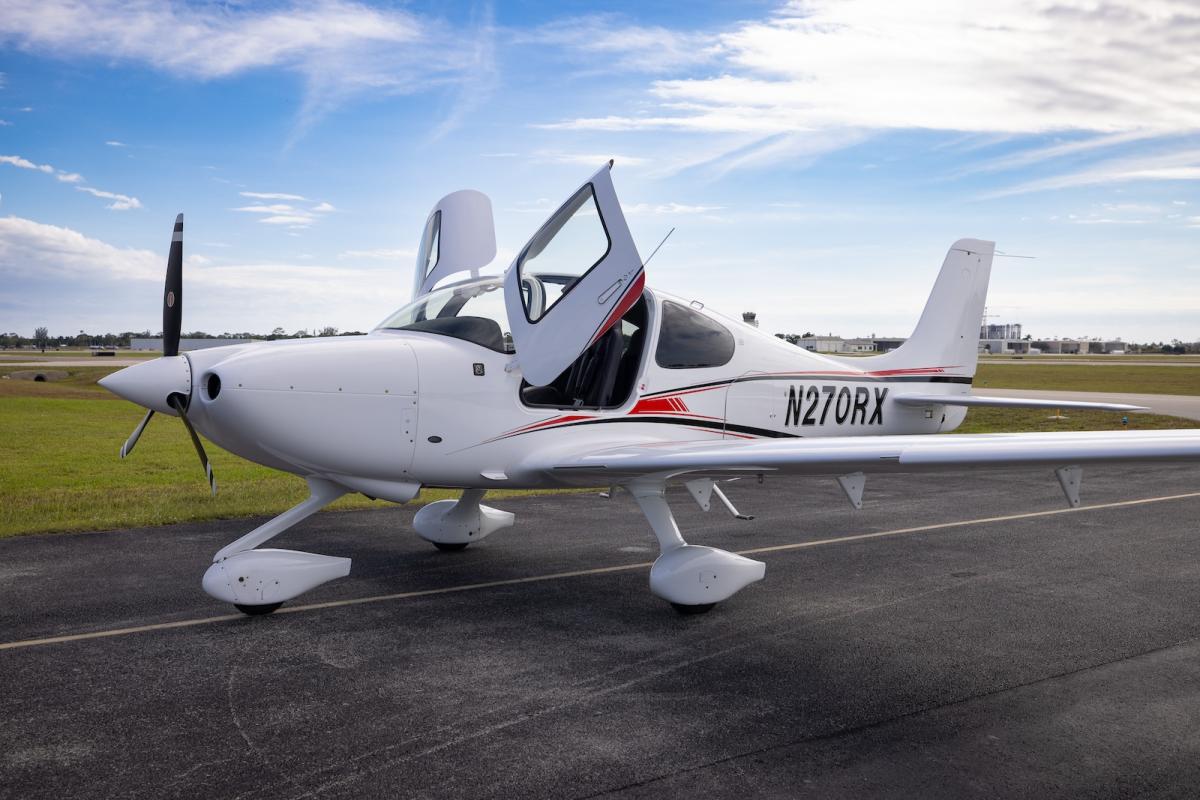 2023 Cirrus SR20 G6 Photo 2