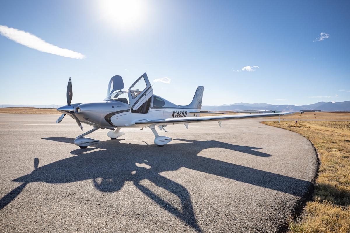 2012 Cirrus SR22T G3 GTS Photo 2