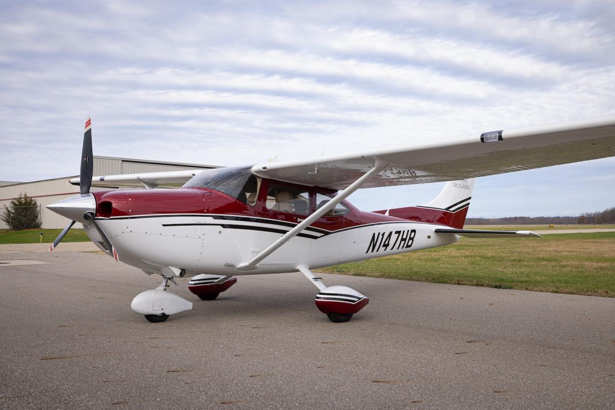 2017 Cessna 182T Skylane Photo 2