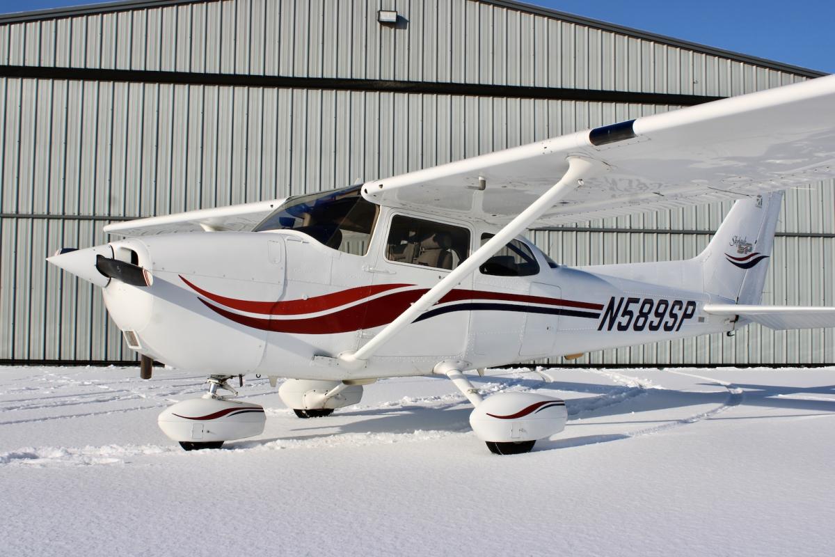 2000 Cessna 172SP Photo 2