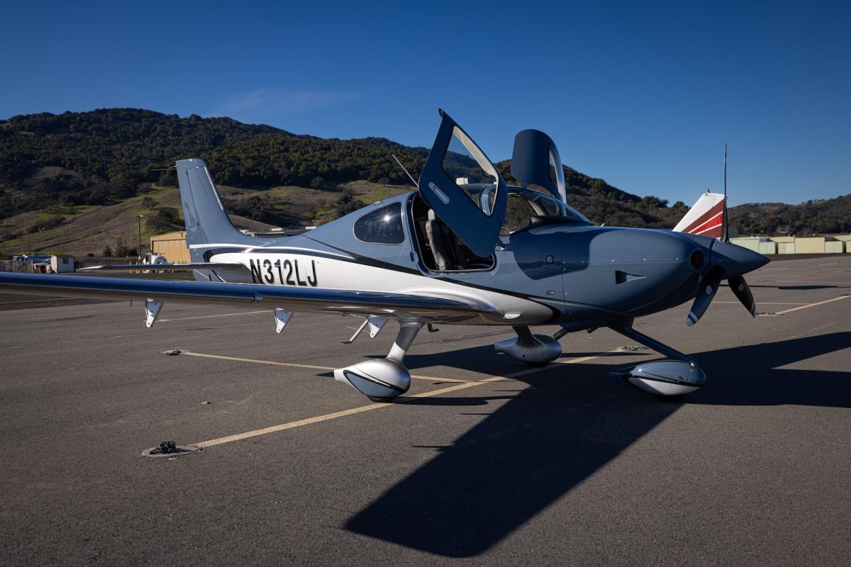 2024 Cirrus SR22 G7 GTS Photo 2