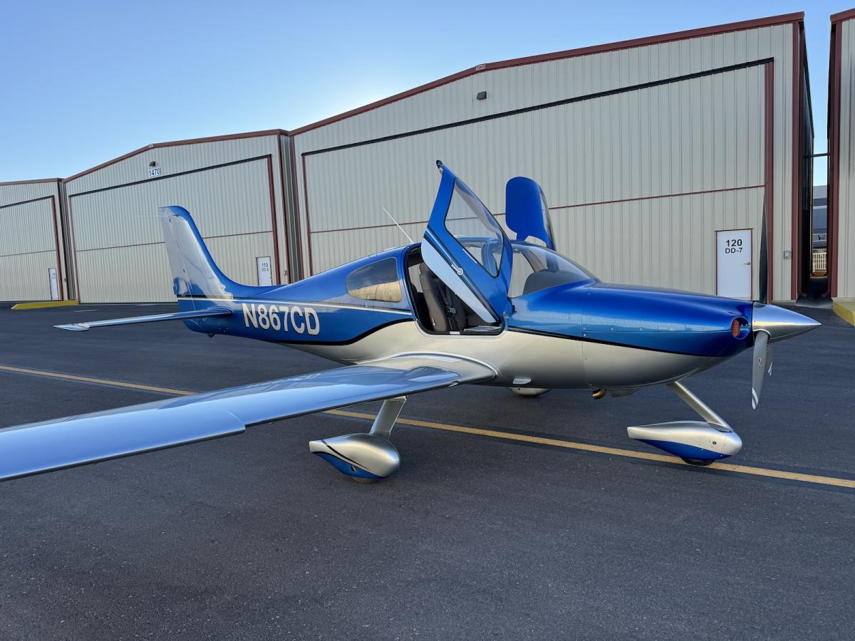 2002 Cirrus SR22 Photo 2