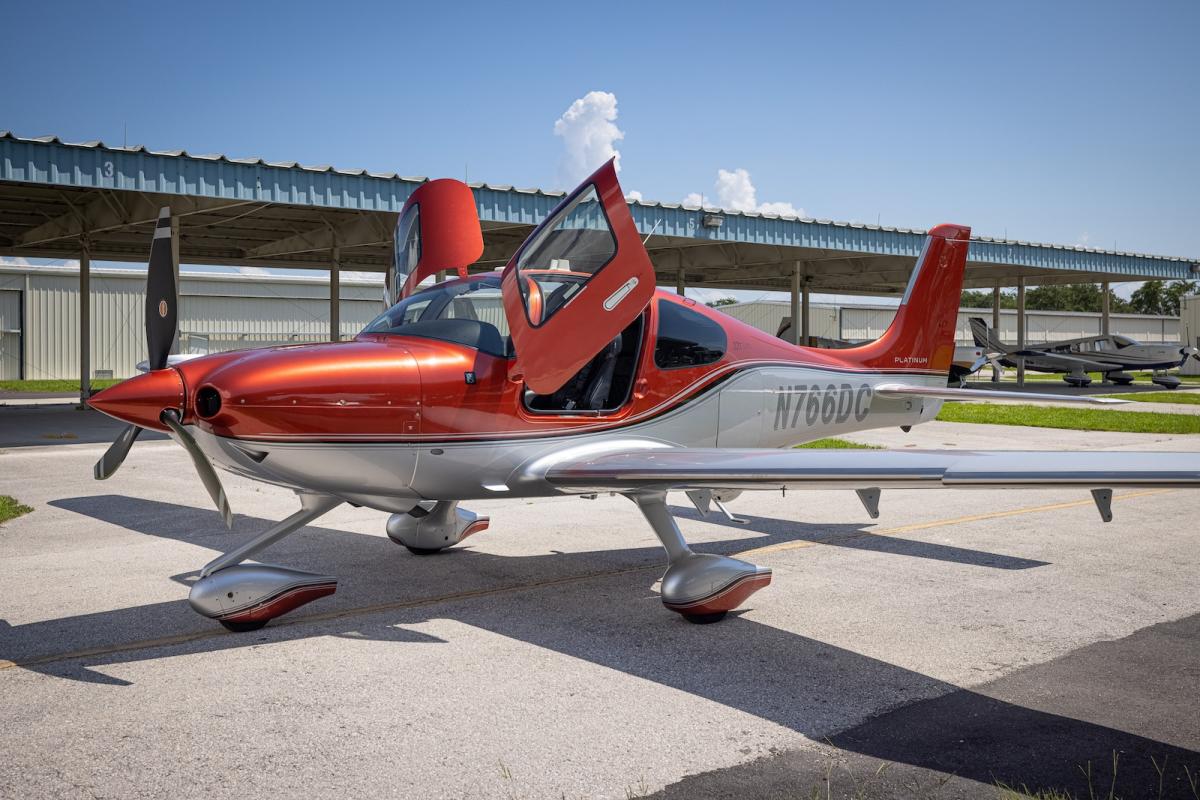 2019 Cirrus SR22T G6 GTS Photo 2