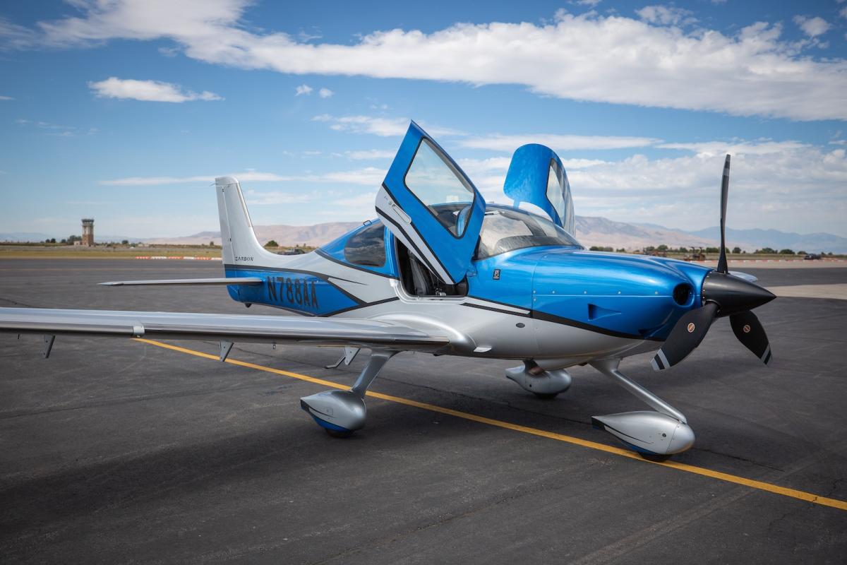 2017 Cirrus SR22T G6 GTS Photo 2