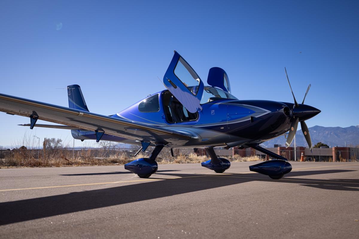 2022 Cirrus SR22T G6 GTS Photo 2