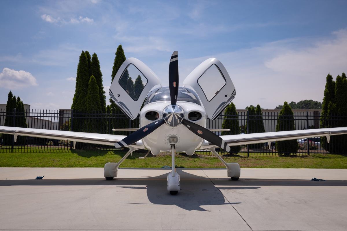 2008 CIRRUS SR22 G3 GTS (N454SD) Photo 3