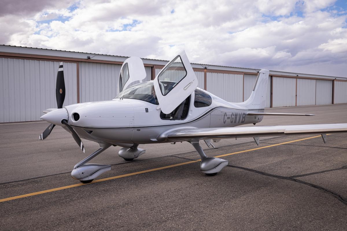 2018 Cirrus SR22T G6 GTS Photo 2