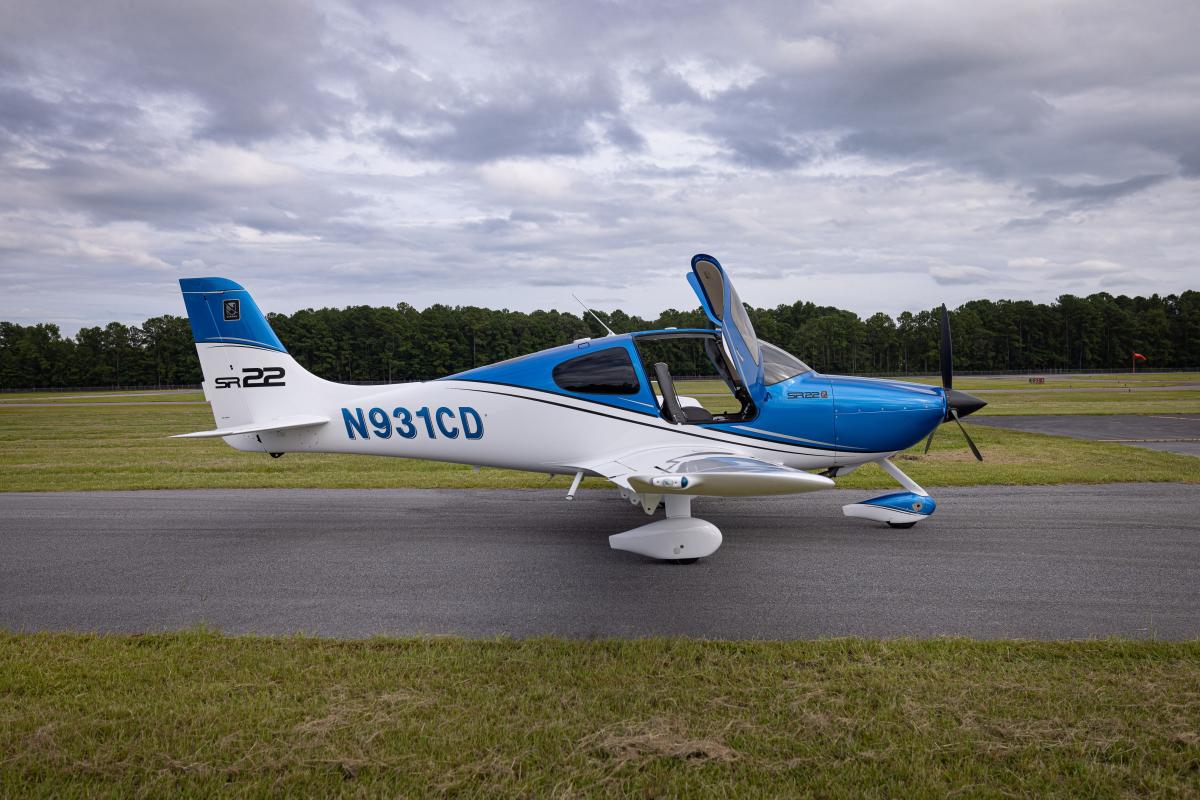 2002 CIRRUS SR22 Photo 5