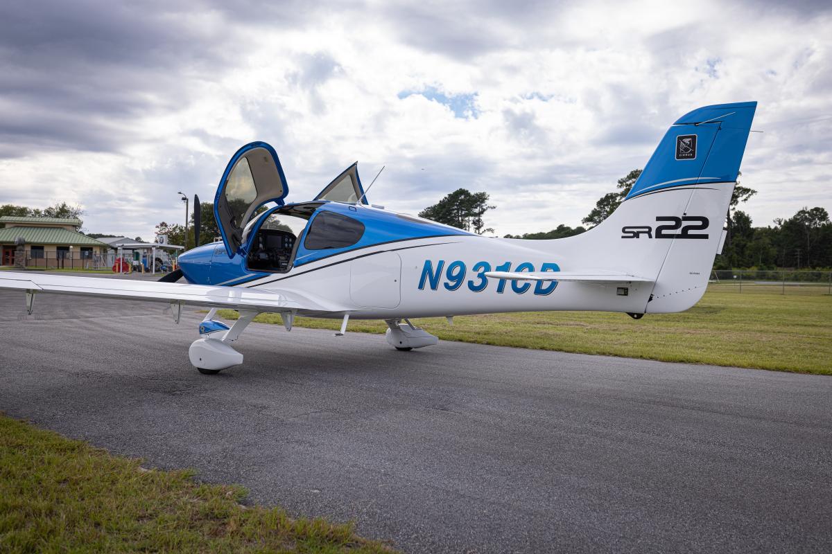 2002 CIRRUS SR22 Photo 4