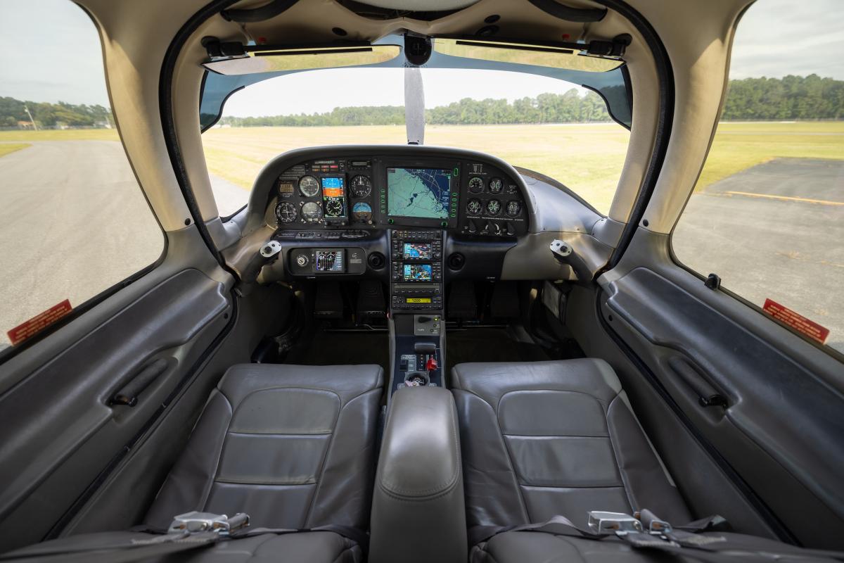 2002 CIRRUS SR22 Photo 5