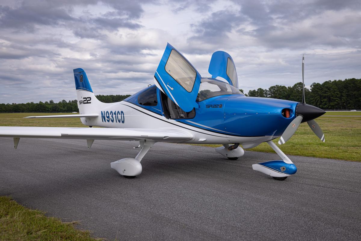 2002 CIRRUS SR22 Photo 4