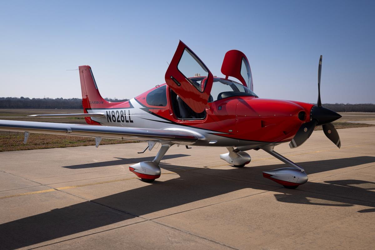 2021 Cirrus SR22T G6 GTS Photo 2