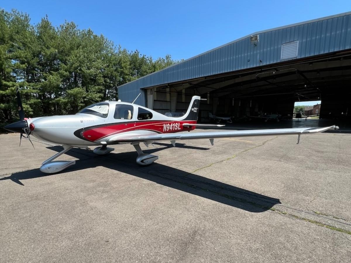 2012 Cirrus SR22 G3 GTS Photo 2