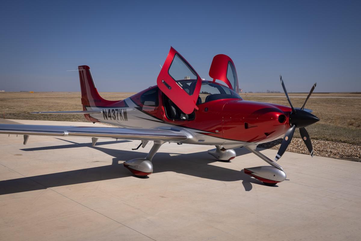 2022 Cirrus SR22T G6 GTS Photo 2