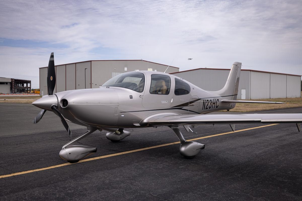 2021 Cirrus SR22 G6 GTS Photo 2