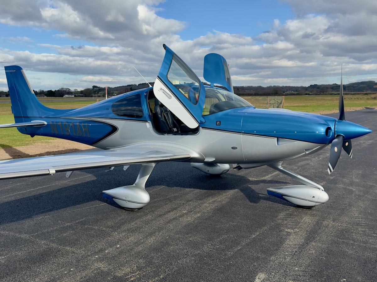 2021 Cirrus SR22T G6 GTS Photo 2