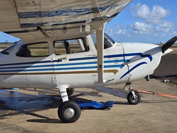 2001 CESSNA 172 SKYHAWK Photo 2