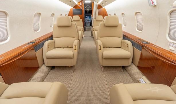 2007 BOMBARDIER CHALLENGER 300 Photo 3