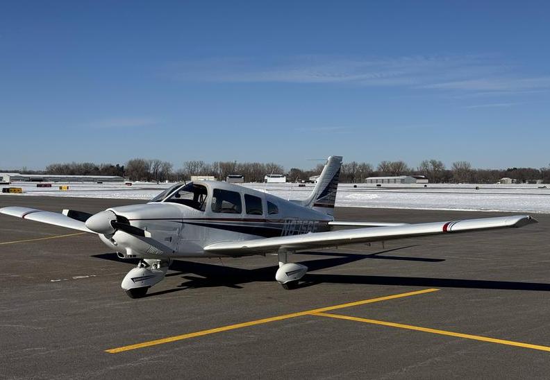 1976 Piper Archer II Photo 2