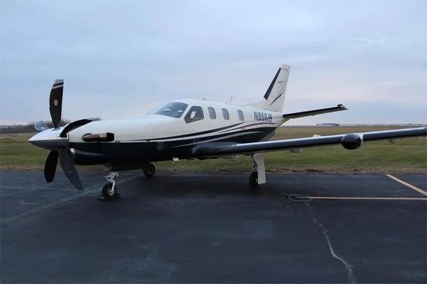 2003 SOCATA TBM 700 Photo 2