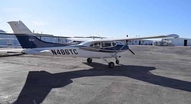 2004 CESSNA 182T SKYLANE Photo 2