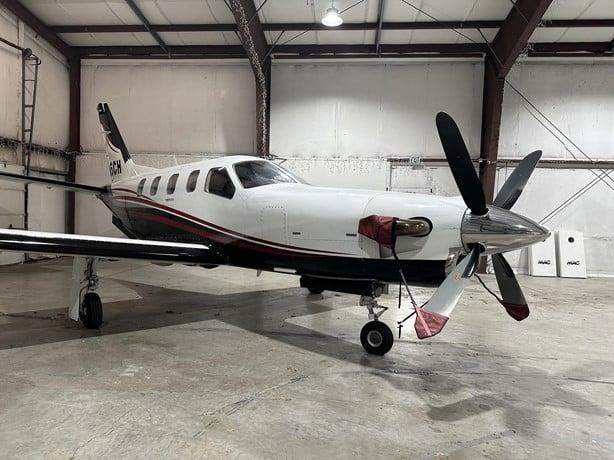 2010 SOCATA TBM 850 Photo 2