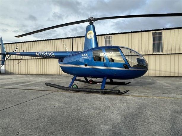 2006 ROBINSON R44 CLIPPER II Photo 2