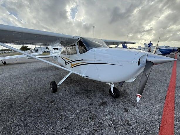 2006 CESSNA 172S SKYHAWK SP Photo 2