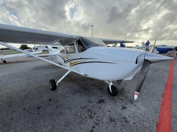 2006 CESSNA 172S SKYHAWK SP for sale - AircraftDealer.com