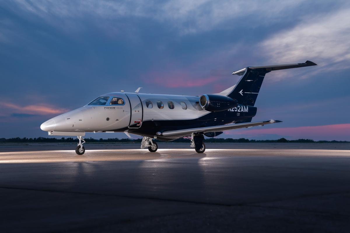 2017 Embraer Phenom 100EV Photo 2