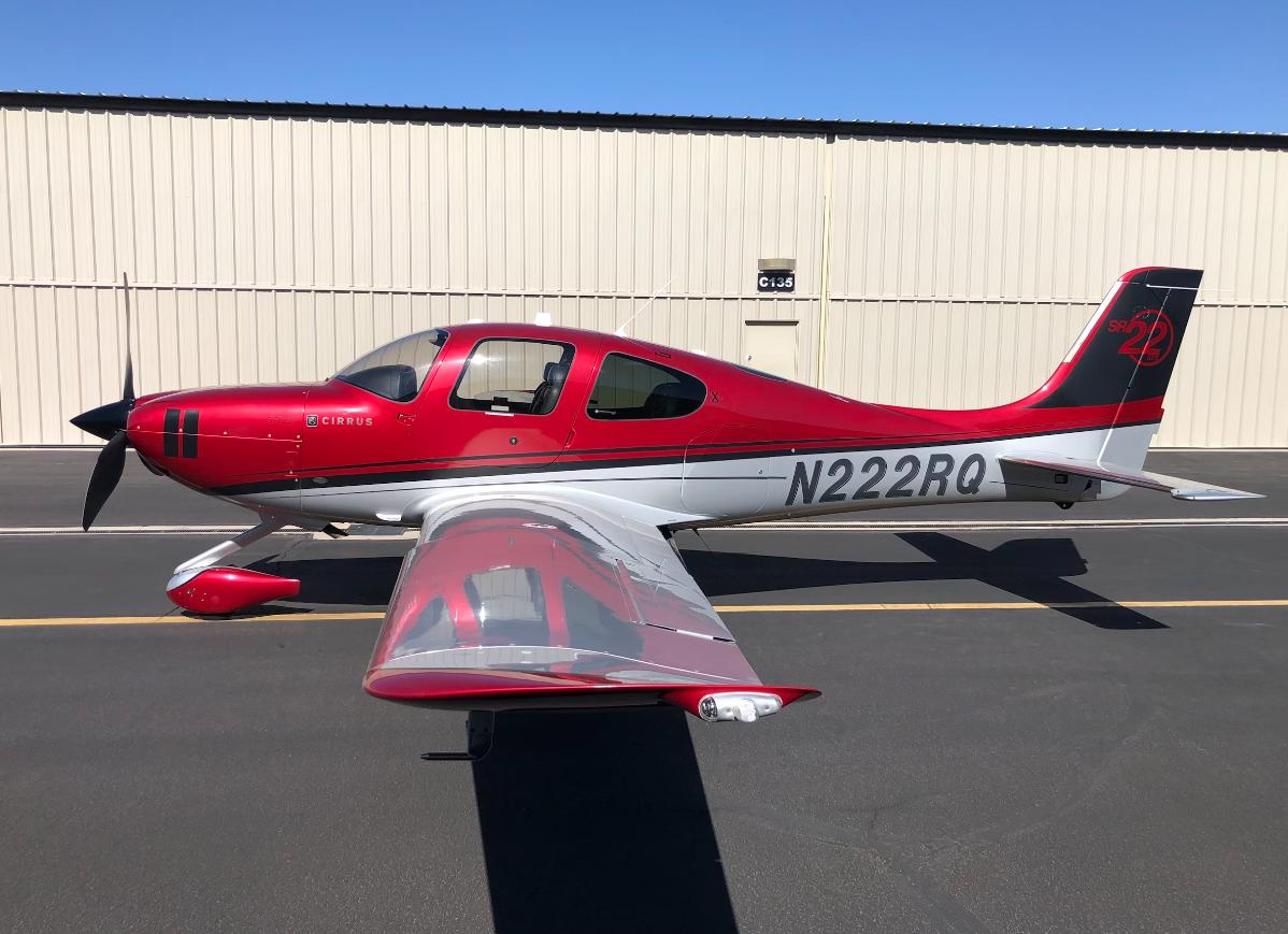 2011 Cirrus SR22T Photo 2