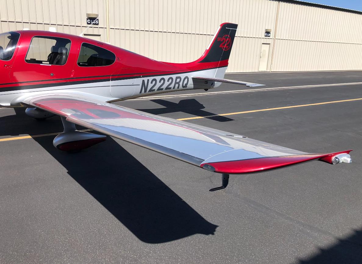 2011 Cirrus SR22T Photo 5