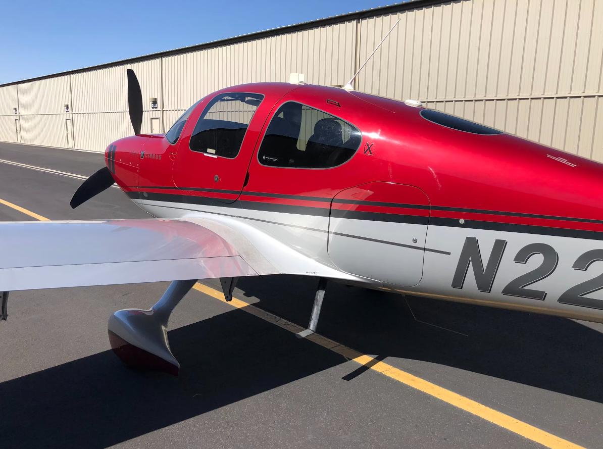 2011 Cirrus SR22T Photo 4