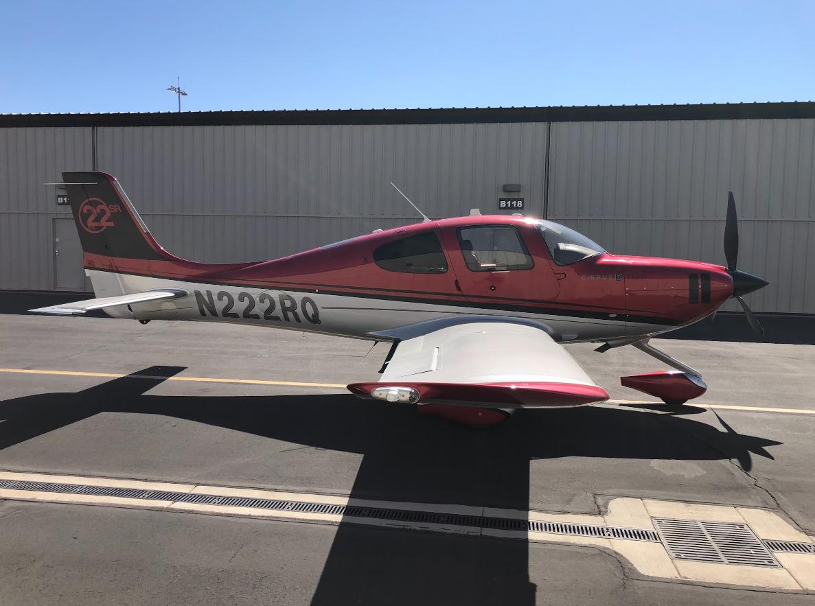 2011 Cirrus SR22T Photo 2