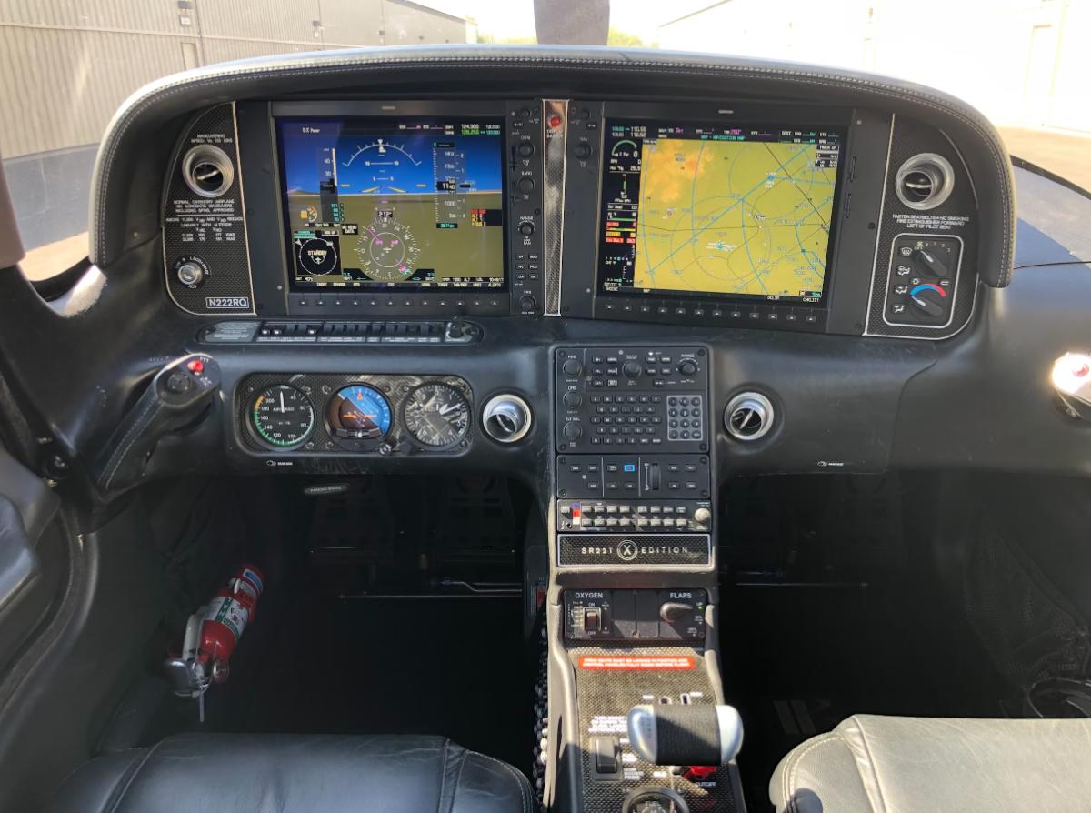 2011 Cirrus SR22T Photo 6