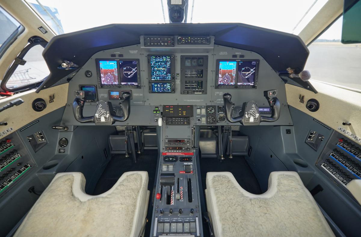 2002 Pilatus PC-12​/​45 Photo 2