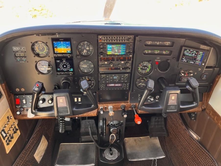 1981 Cessna Turbo 182R Fixed Gear Photo 6