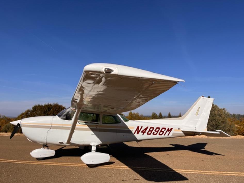 1981 Cessna 172P Skyhawk Photo 2