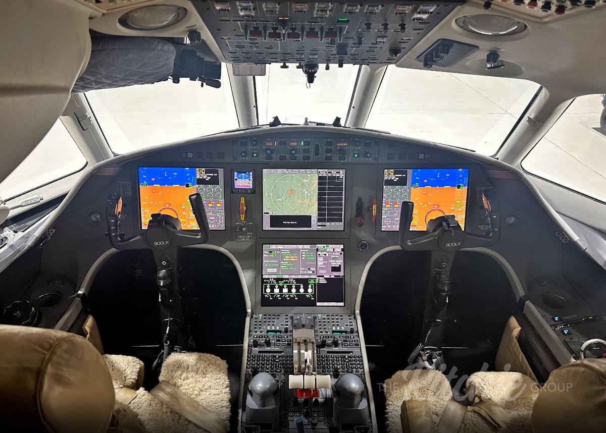 2013 Dassault Falcon 900LX Photo 7