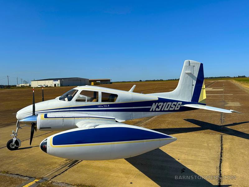 1957 CESSNA 310 Photo 2