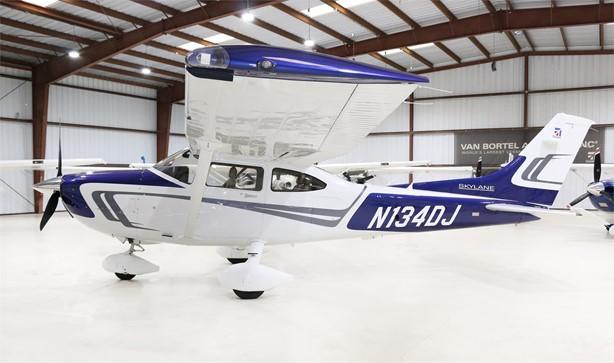 2019 CESSNA 182T SKYLANE Photo 2