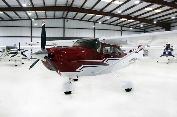 2017 CESSNA 182T SKYLANE Photo 2