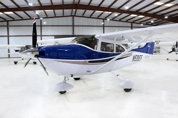 2004 CESSNA 182T SKYLANE Photo 3